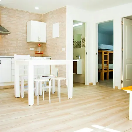 Atico Surf فامارا